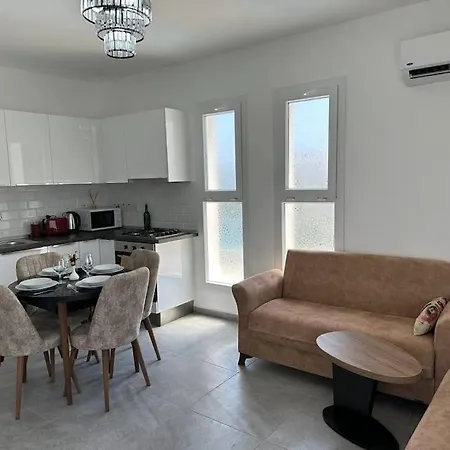 1 Bedroom Turtle Bay