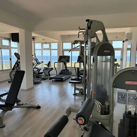 1 Bedroom Turtle Bay Apartament